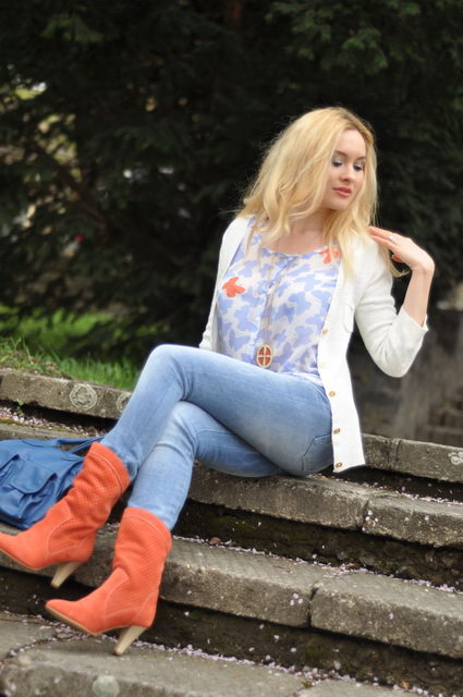 look8M-17