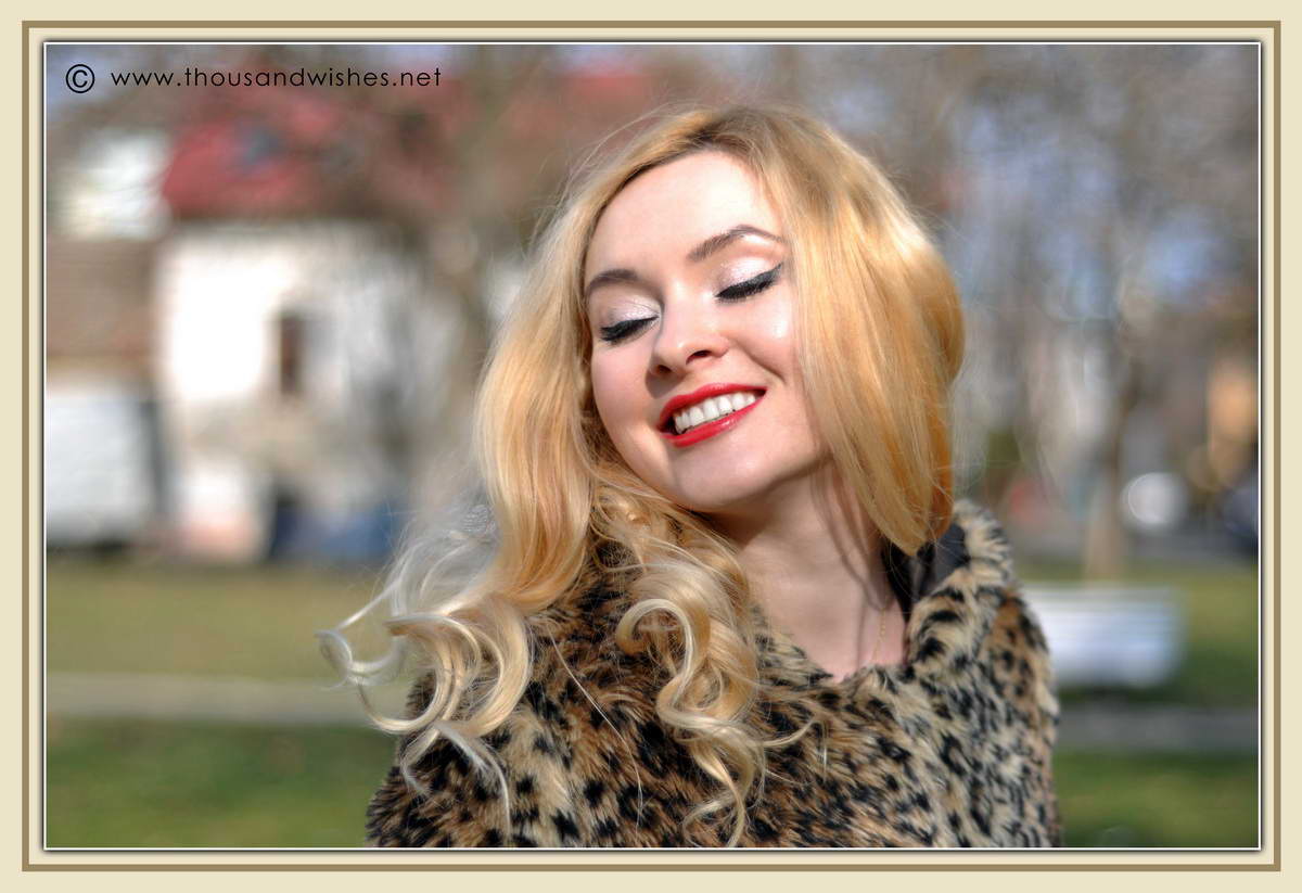 08_blonde_red_lips_leopard_faux_fur