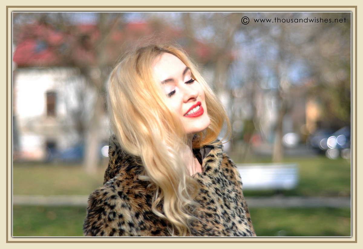 09_blonde_red_lips_leopard_faux_fur_coat