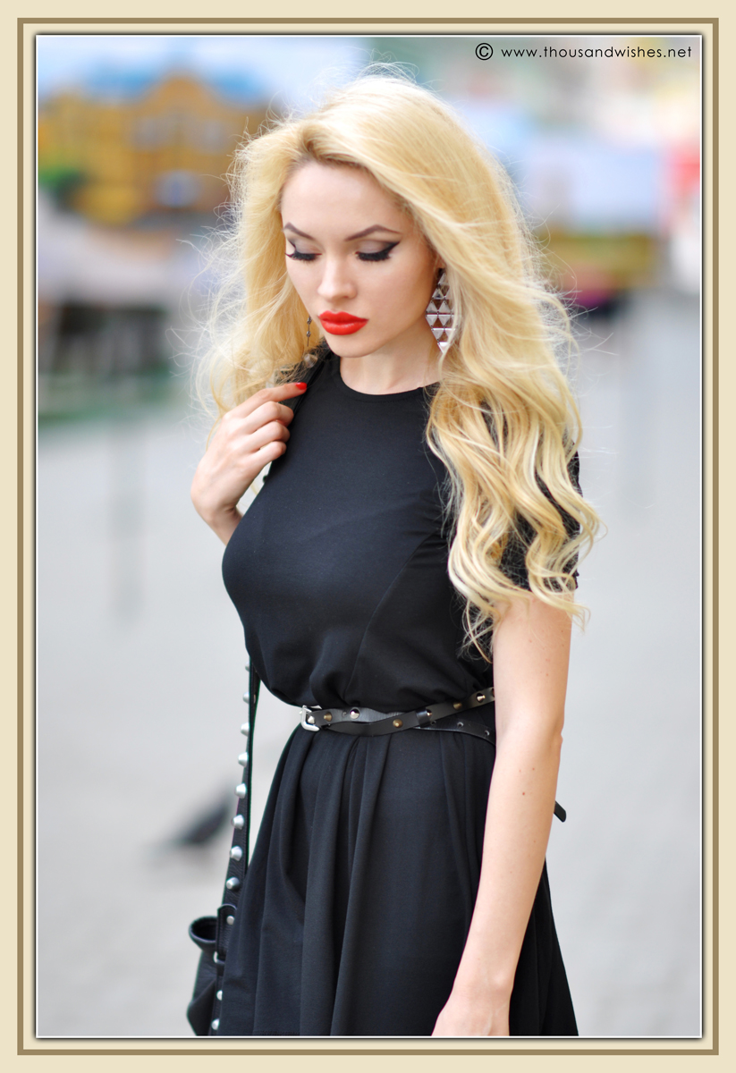 15_blonde_black_dress