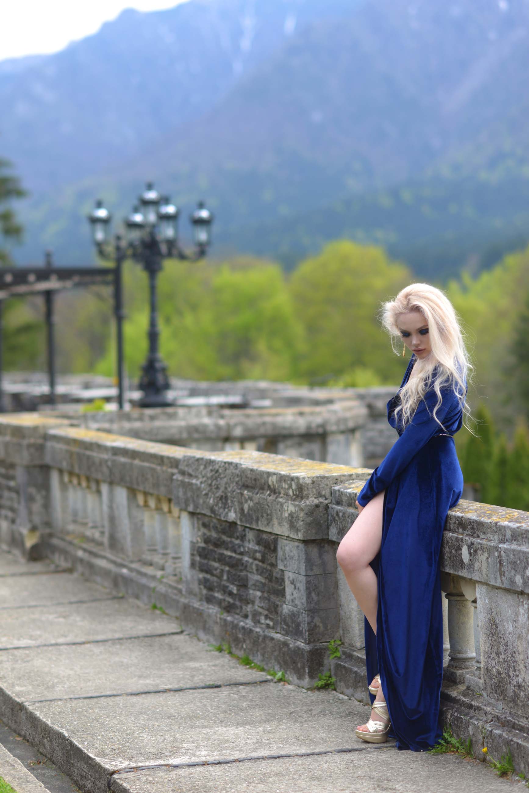 11_cantacuzino_palace_blue_royal_velvet_dress